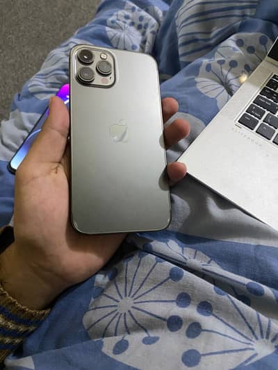 Iphone 12pro max Sim Working from 4 years water pack