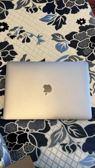 Macbook pro (2017)
