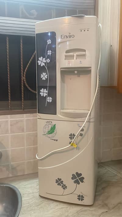 Enviro water dispenser good condition white colour