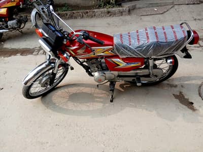 Honda 125 in New Condition  0324-0400-564