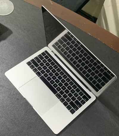 Macbook Pro 2017 Core i7 For Sale in Johar town
