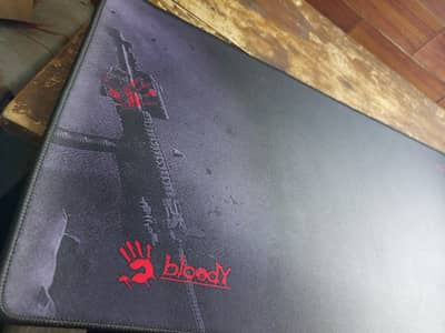 GAMING KEYBOARD AND MOUSE PAD