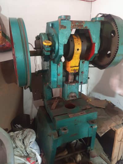 power press machine  25.30 ton weight