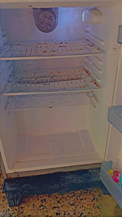 Fridge/Haier   refrigerator/100 working