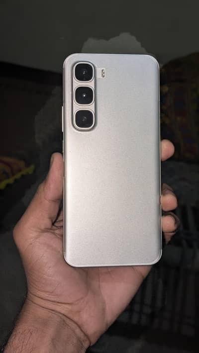 Infinix hot 60 pro plus 8+8 ram  256 memory all ok complete box