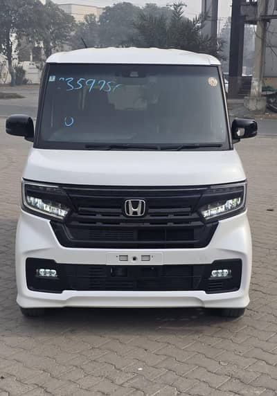 Honda n box custom TURBO TOURER  top of the line varient