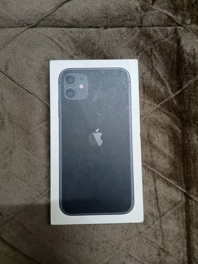 iphone 11 64 gb 82% battery health 10/10 condition