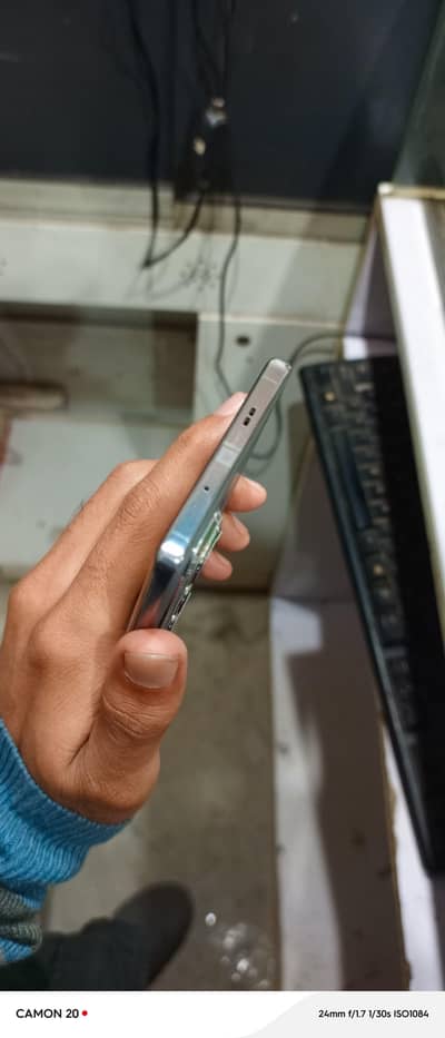 bahi jan buhat acha mobile ha 10 by 10 condition or 6 month warranty