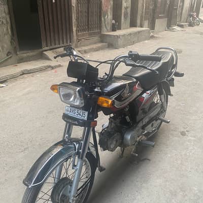 Honda 70 New condition 8 month use low km’s driven
