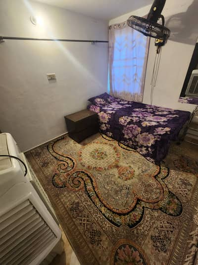 Furnish mumty room available in G11/3 for lady