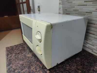 Microwave Oven 22L - Haier - For Sale