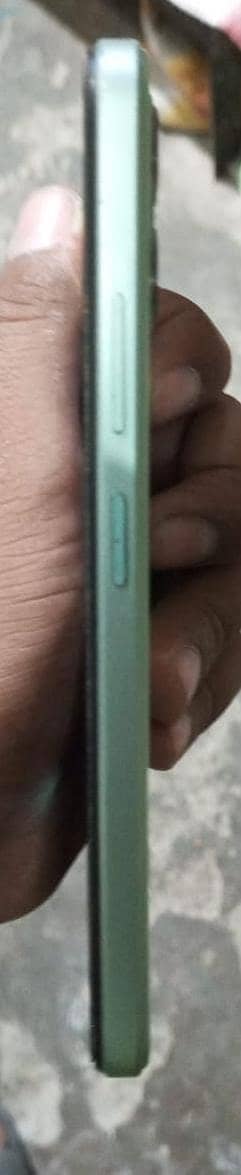 all ok box available charger nahi ha