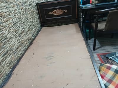 WOOD BED URGENT SALE