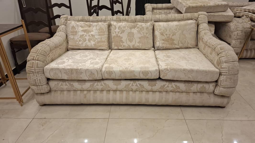 A class sofa set 2