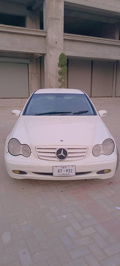 Mercedes c180 luxury Sedan.