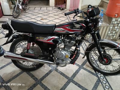 Honda 125 Black colour