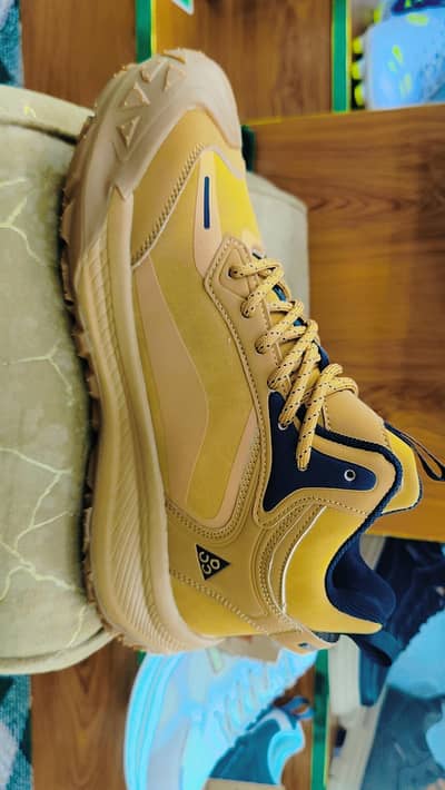 New Arena Books . Sneakers men Shoes. best Quality contact wts