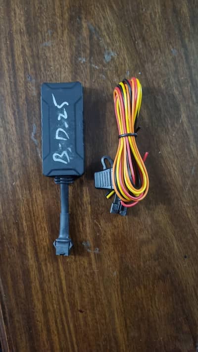 GPS TRACKER AVAILABLE FOR CAR AND BIKE