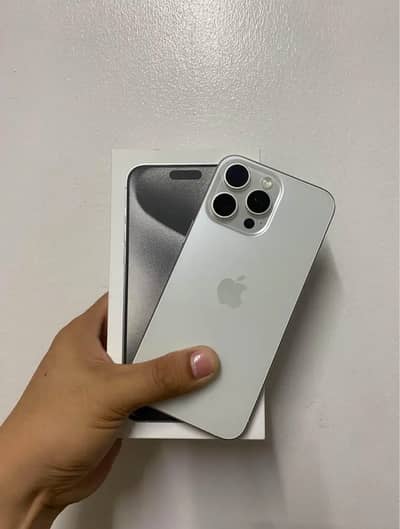 iphone 15 pro 256GB Factory Unlocked natural titanium With box cable