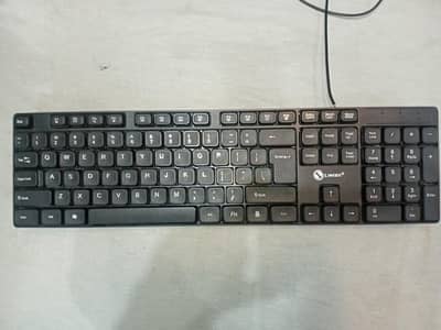 Selling keyboard condition 7/10 used keyboard