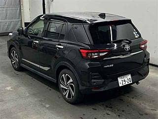 Toyota Raize. . . Z premium. . only 34000km