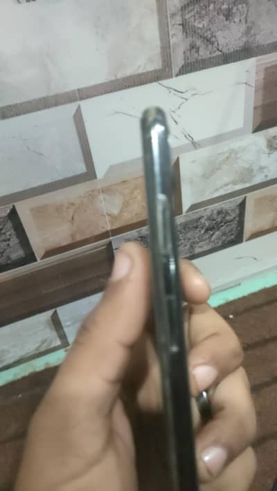 iphone x 64 gb  face id off hai back or betry new hai