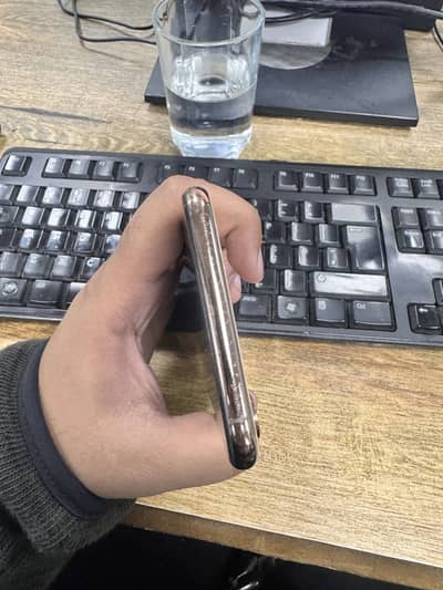 Iphone XS Max Glitched Sim