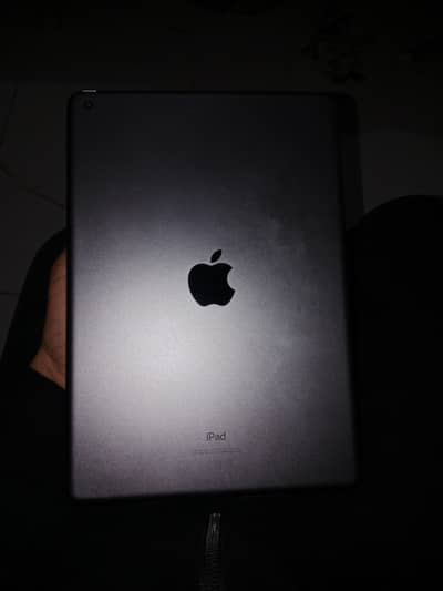Apple ipad gernation 8th