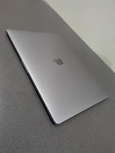 MacBook Pro 18 (15 inch) For Sale.