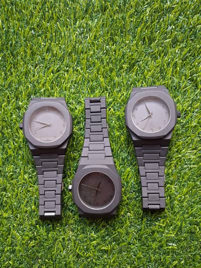 1250 with box aura watch