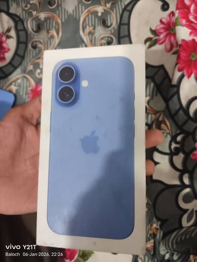 iPhone 16 deep blue