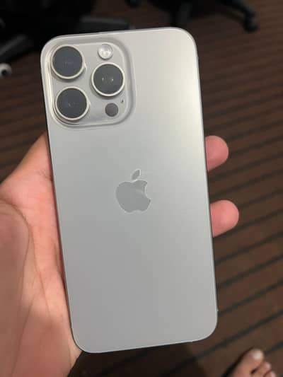 Apple iPhone 15 Pro Max 10/10 Condition 95% Health + Box