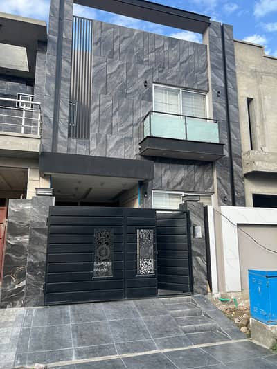 5 Marla Brand New House For Sale Paragon City