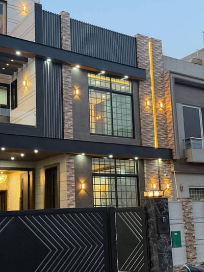 5 Marla House Available For Rent In Block AA Sector D Bahria Town Lahore