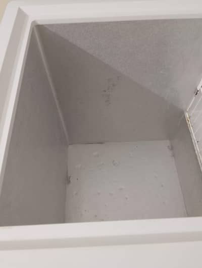 deep freezer bilkil new condition