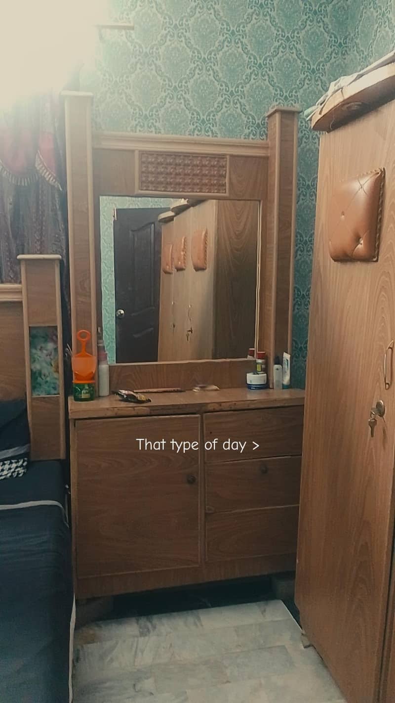 Bed wardrobe dressing table 1