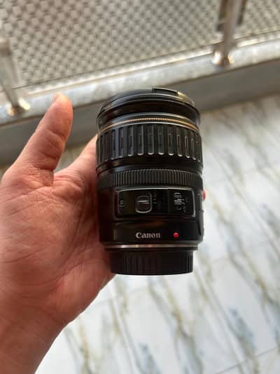 Canon 28-135 - Macro Lens -  Aperture 3.5mm