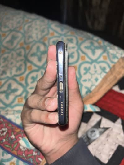 Vivo V21 8/128 gb with box