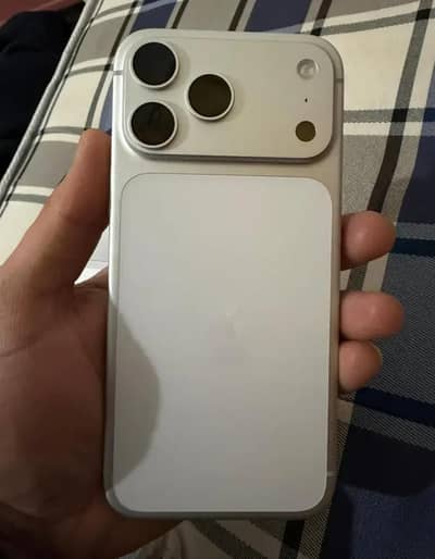 17 pro max 1TB bypass