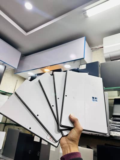 surface laptop | Pro 4 | Core I5 7th Gen | 8/256GB |