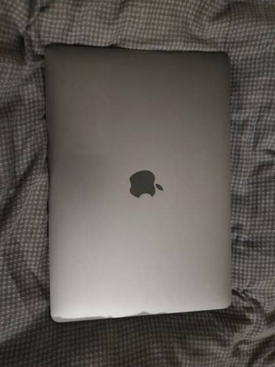 MacBook pro 2018 13 inch