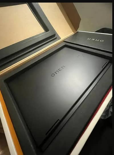 HP OMEN 16 with 16 GB RAM & 1TB nVME RTX 4050 6GB