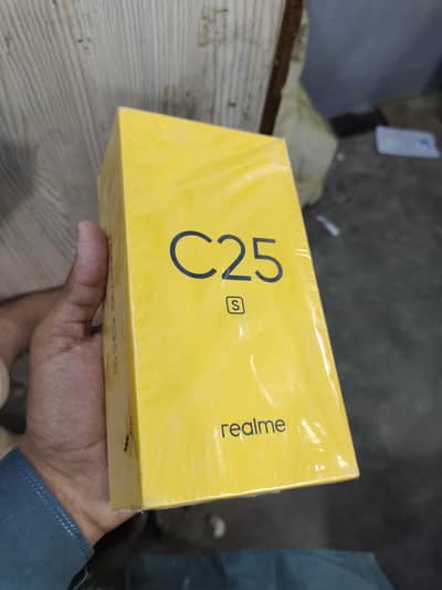 Realme C25