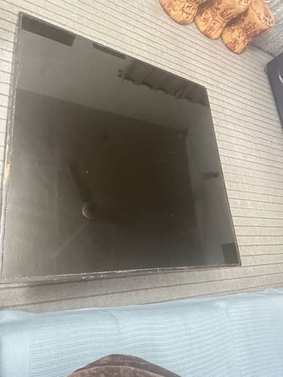 Centre table with 4 stool