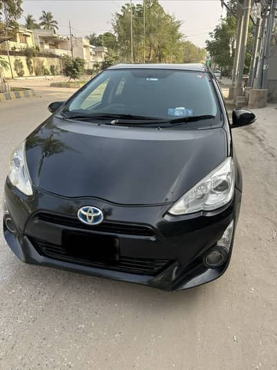 Toyota Aqua S Push limited edition blue interior