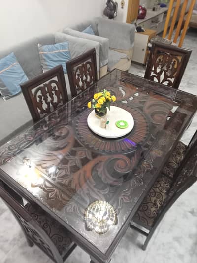 dinning table and chairs