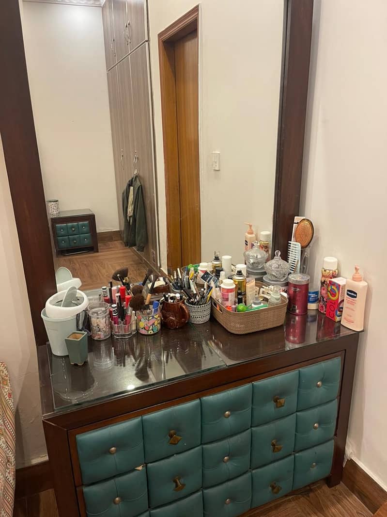 Solid wood bed set 0