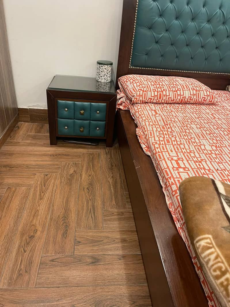 Solid wood bed set 2