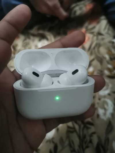 Apple AirPods Pro 2nd Gen Type-C - Active Noise Cancellation