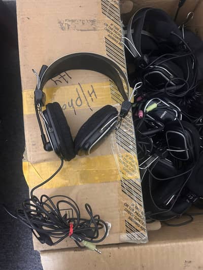 a4tech headphones and other IT accessories are available